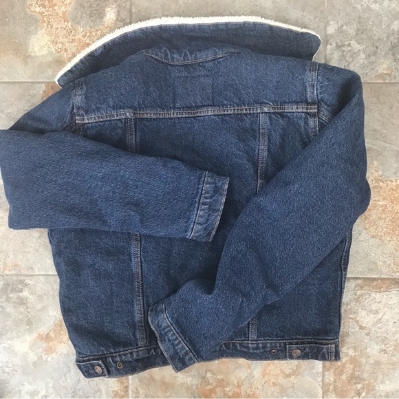 Levi’s Denim Trucker Jacket - Picture 4 of 7